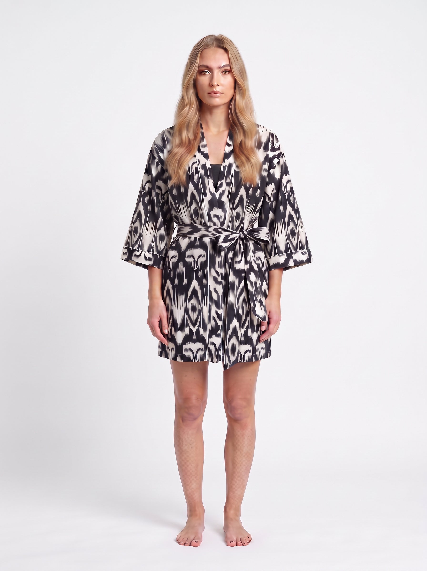 Garden Black Pool Robe
